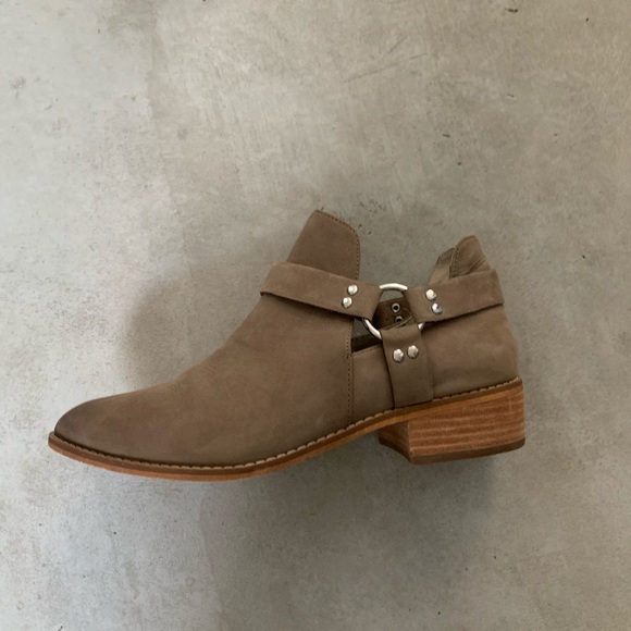 Super cute boots!!! - Picture 3 of 3